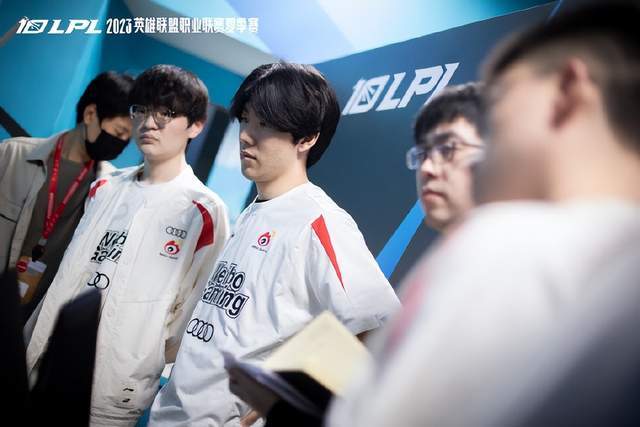 先进的球员 先进的球员