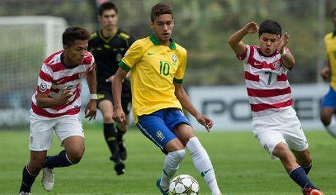 年轻球员在 年轻球员在