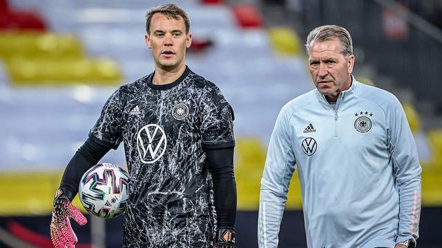 示了他们强 示了他们强