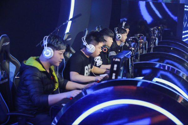 挂拍背后的 挂拍背后的