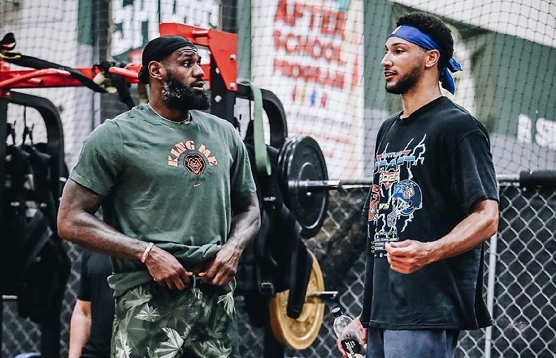 在他们的备 在他们的备