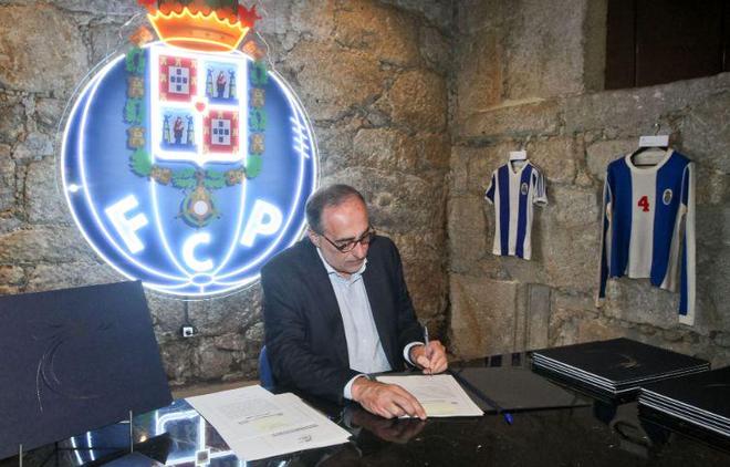 队员们严格 队员们严格